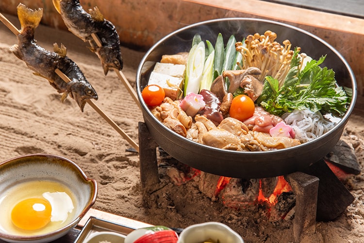 囲炉裏料理_地鶏すき焼き