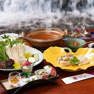 川辺の席料理_鰻鍋